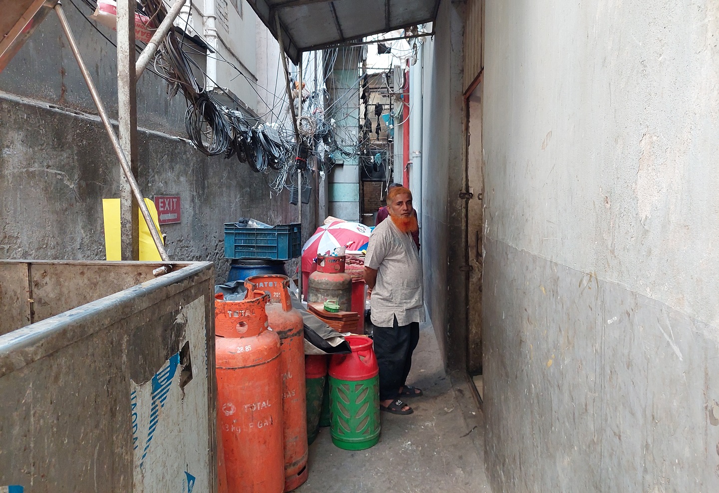 রাজধানীর রেস্টুরেন্ট বিল্ডিংগুলোর ফায়ার এক্সিটের যে অবস্থা