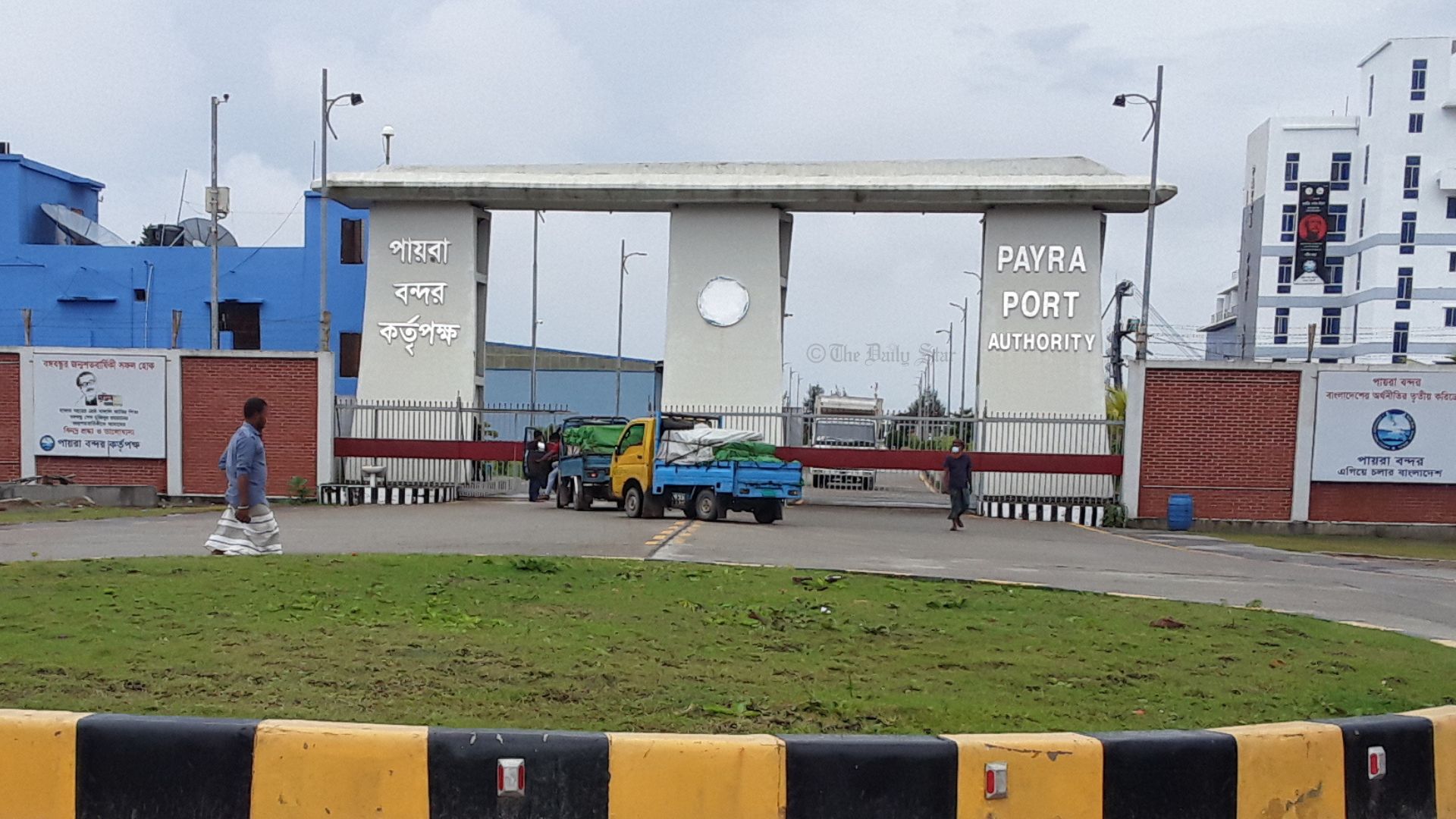 চাঁদা না পেয়ে পায়রা বন্দরে ঠিকাদারের লোকজনের ওপর ছাত্রলীগের হামলা, নির্মাণকাজ বন্ধ