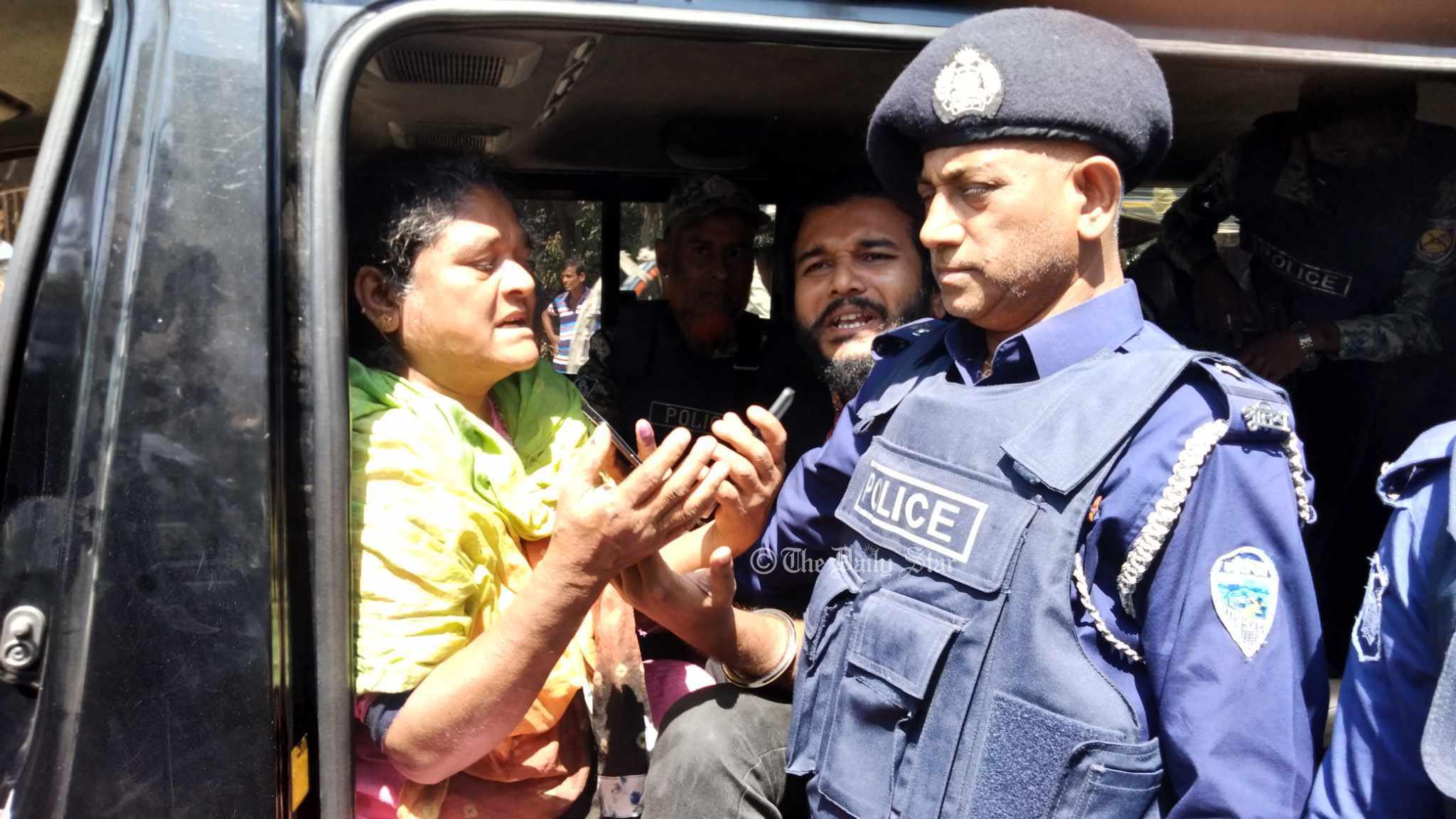 কুমিল্লায় গুলিবিদ্ধ ২, তাহসীন বাহার-নিজাম সমর্থকদের সংঘর্ষে ছাত্রদল নেতা আটক
