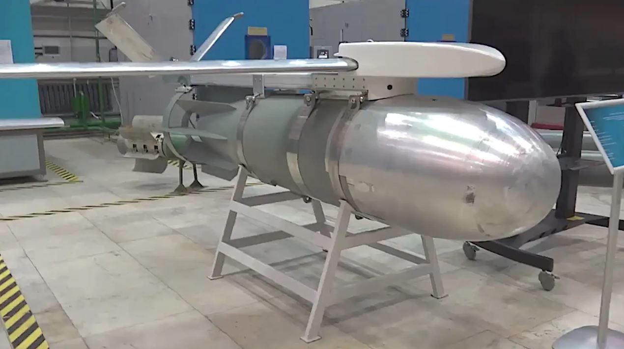 ইউক্রেন যুদ্ধে রাশিয়াকে বিশেষ সুবিধা দিচ্ছে এফএবি-১৫০০ বোমা