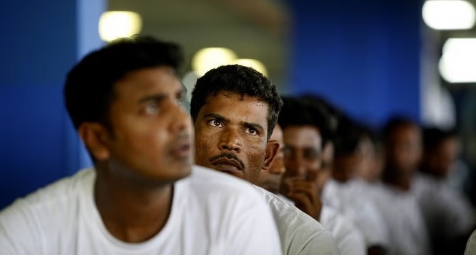 মালয়েশিয়ায় কাজ নেই, বেতন নেই লাখো বাংলাদেশির