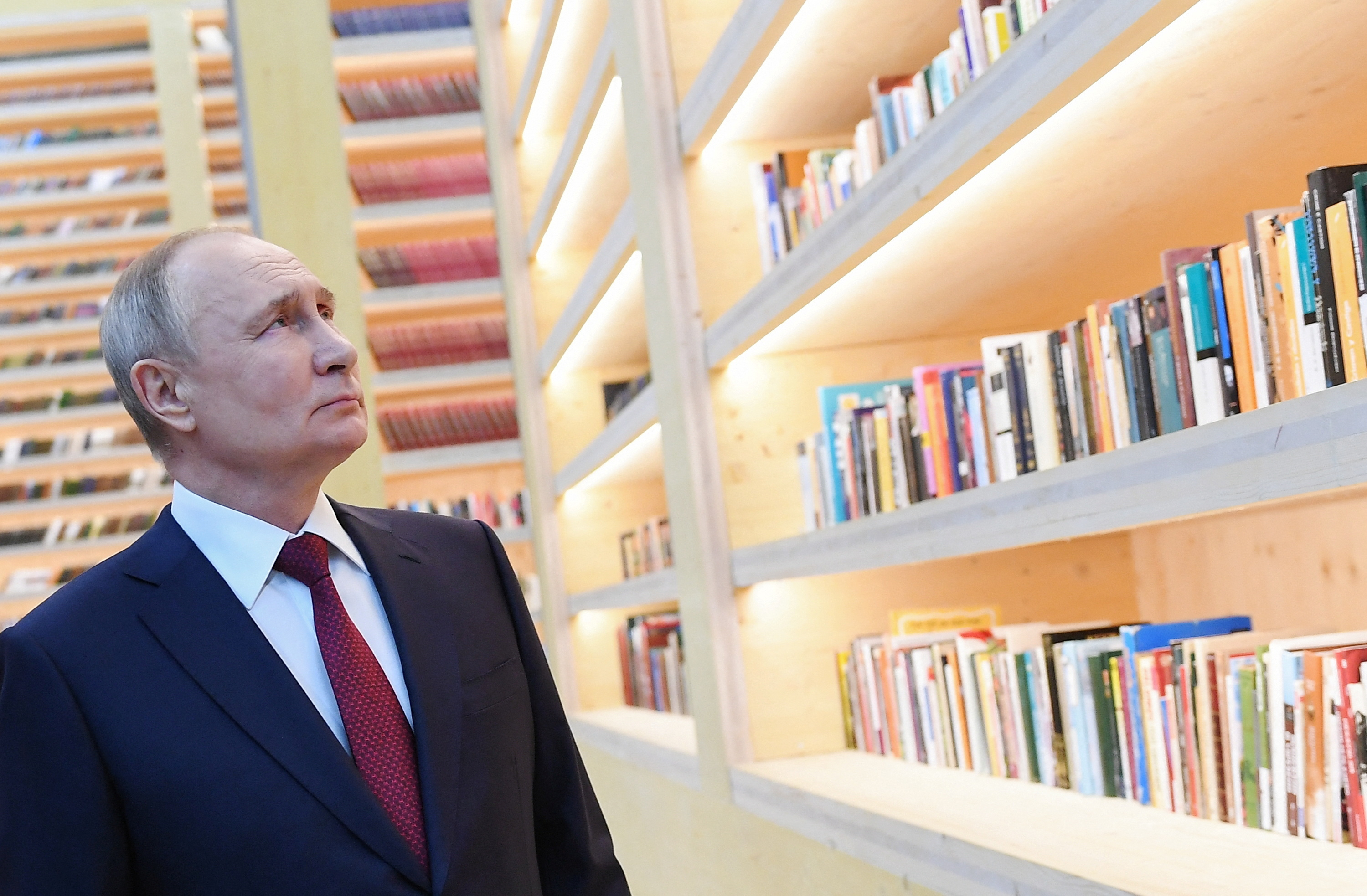 পশ্চিমকে পুতিনের হুশিয়ারি: রাশিয়া পারমাণবিক যুদ্ধের জন্য প্রস্তুত