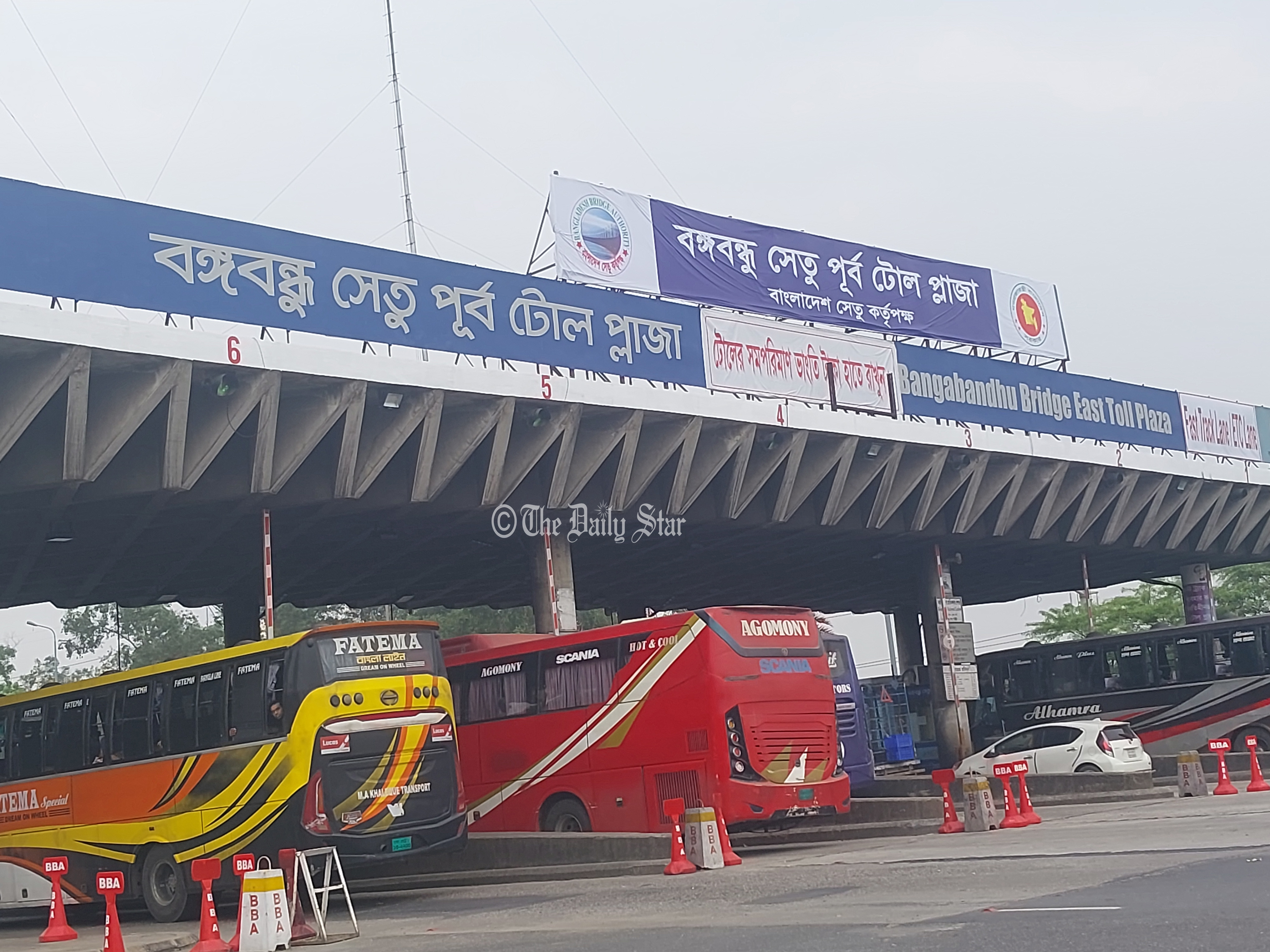 বঙ্গবন্ধু সেতুতে ২৪ ঘণ্টায় ৪৩ হাজার যানবাহন পারাপার, ৩ কোটি টাকা টোল আদায়