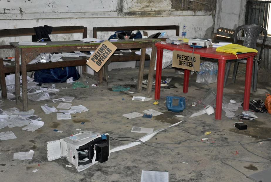 সহিংসতায় মণিপুরের ১১ কেন্দ্রে ভোট বাতিল, সোমবার আবার ভোট