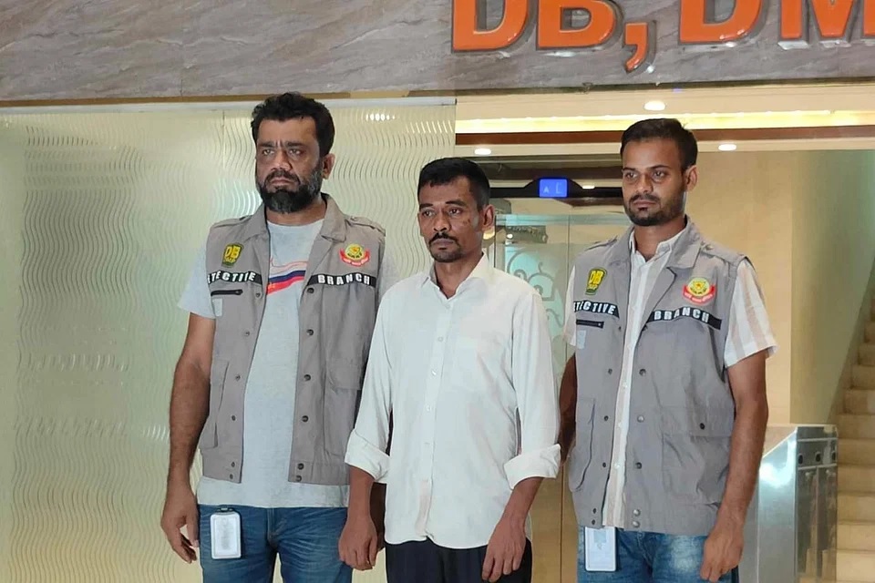 মিল্টন সমাদ্দারের বিরুদ্ধে ৩ মামলা, ৭ দিনের রিমান্ড চাইবে পুলিশ: ডিবি প্রধান