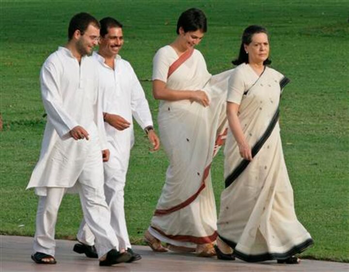 ২৫ বছরে প্রথমবারের মতো আমেথিতে লড়ছেন না গান্ধী পরিবারের কেউ