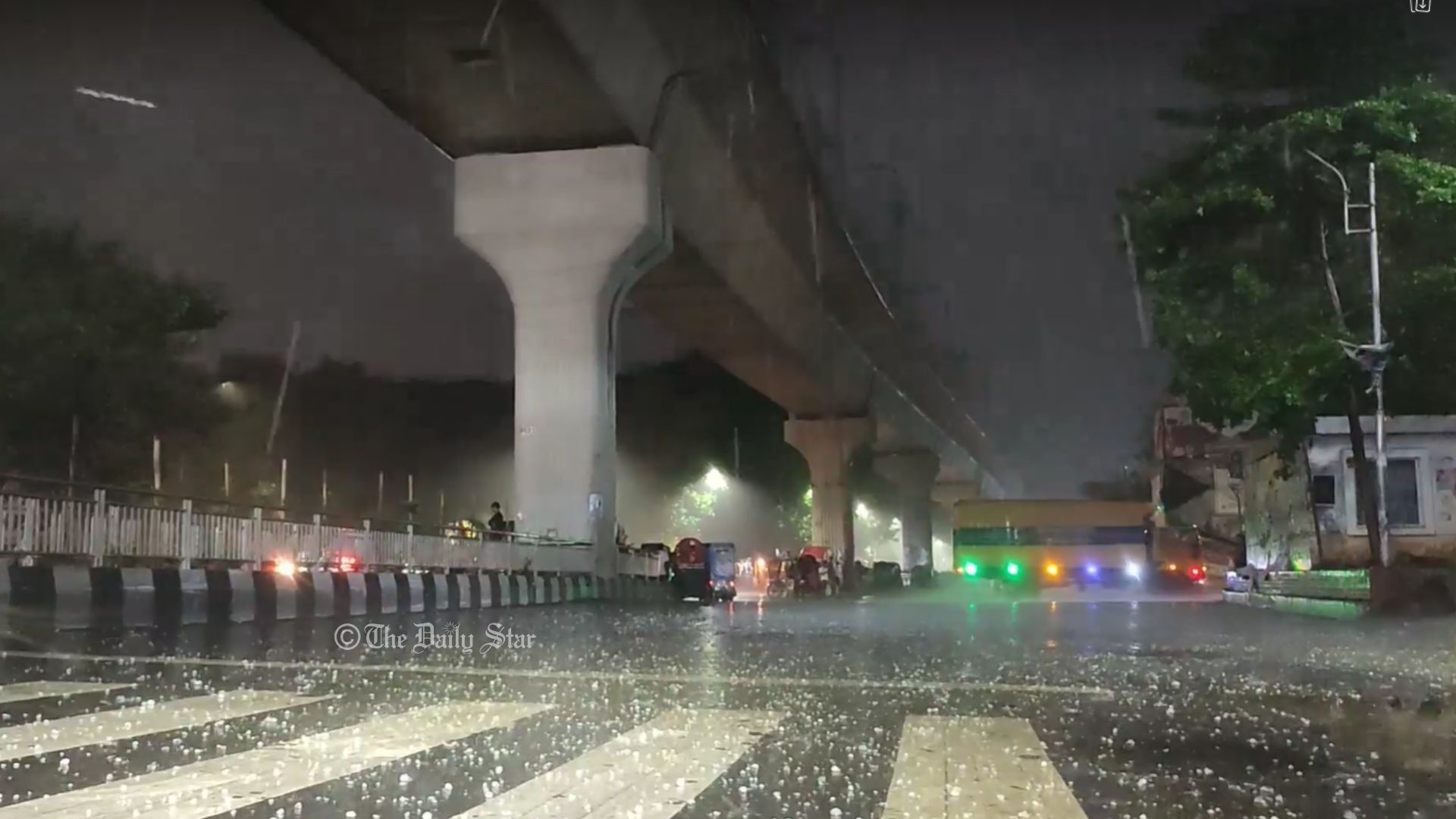 ঢাকায় শিলাবৃষ্টি