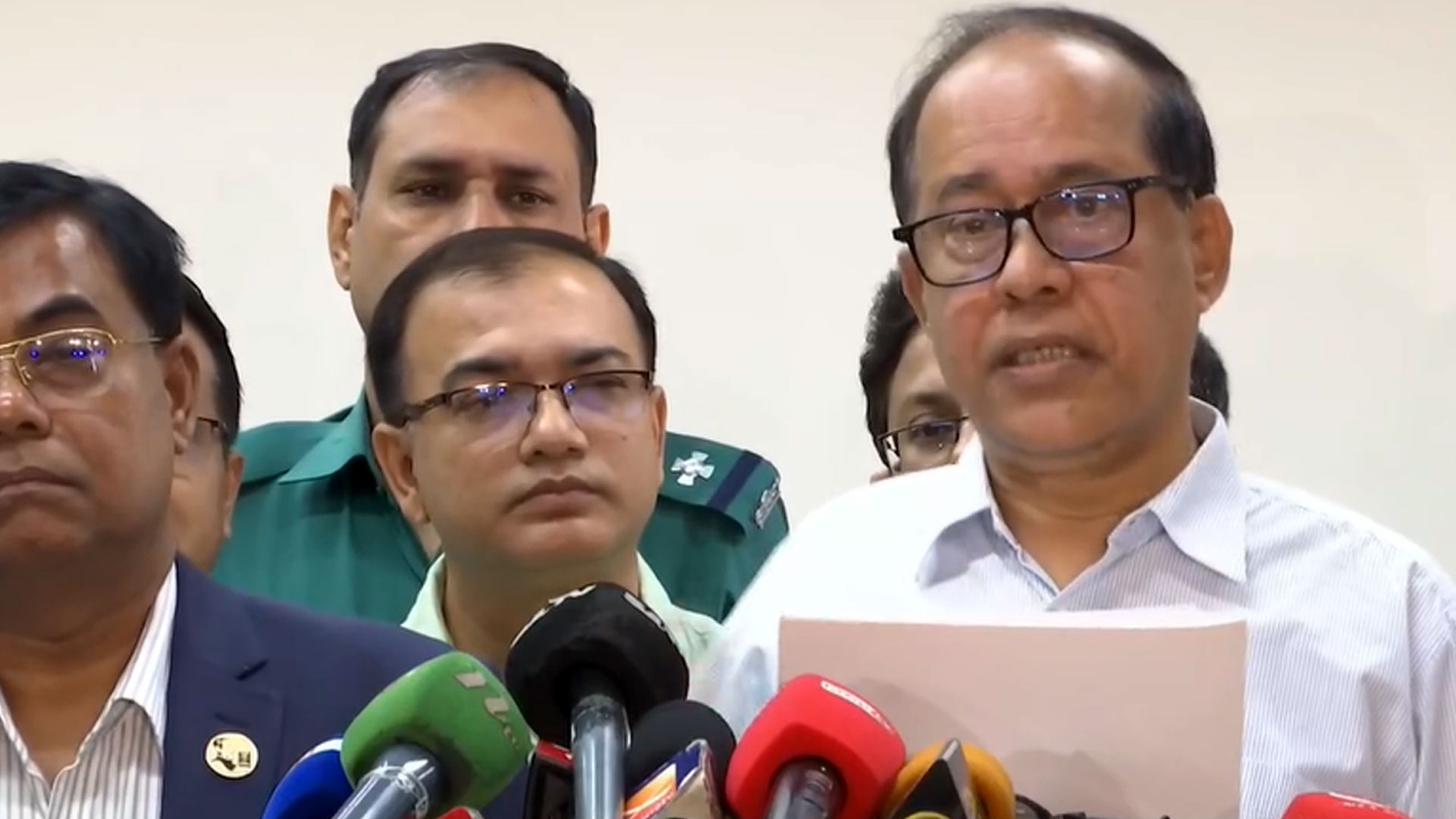 আমরা কোনো বেকায়দায় নেই: সিইসি