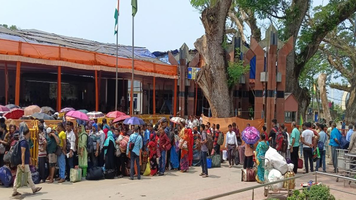 মেডিকেল, ইমার্জেন্সি ভিসা ছাড়া বাংলাদেশি পাসপোর্টধারী যাত্রীদের ভারতে যাতায়াতে বিধিনিষেধ