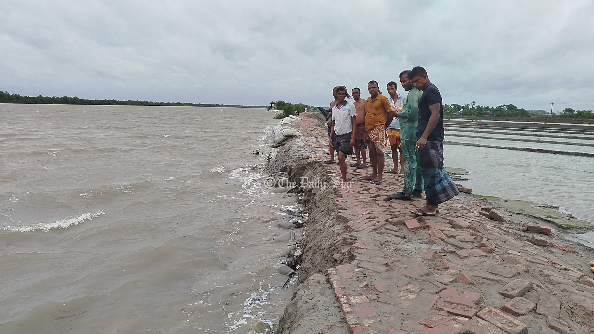 বিপৎসীমার ৩ ফুট ওপরে খুলনার নদ-নদীর পানি
