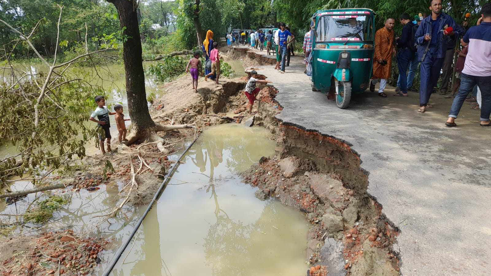 সিলেটে বন্যা পরিস্থিতির উন্নতি, দৃশ্যমান হচ্ছে ক্ষতি
