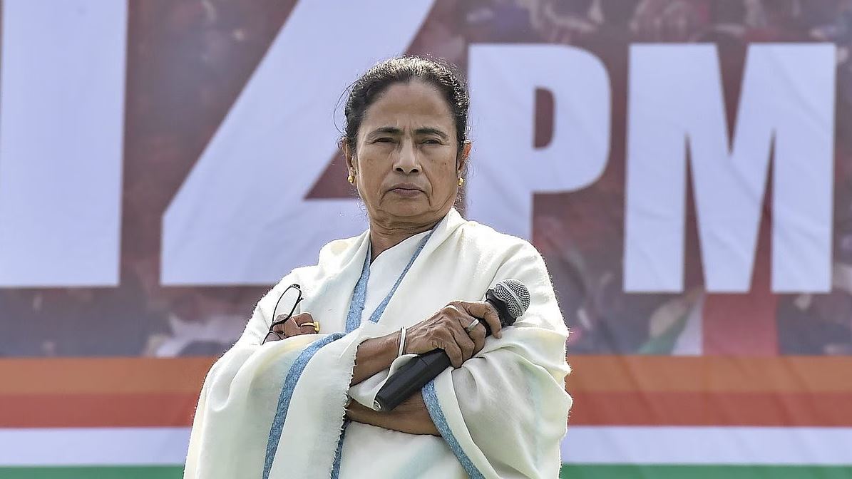 বাংলাদেশের সঙ্গে তিস্তার পানি ভাগাভাগি সম্ভব নয়: মোদিকে মমতার চিঠি