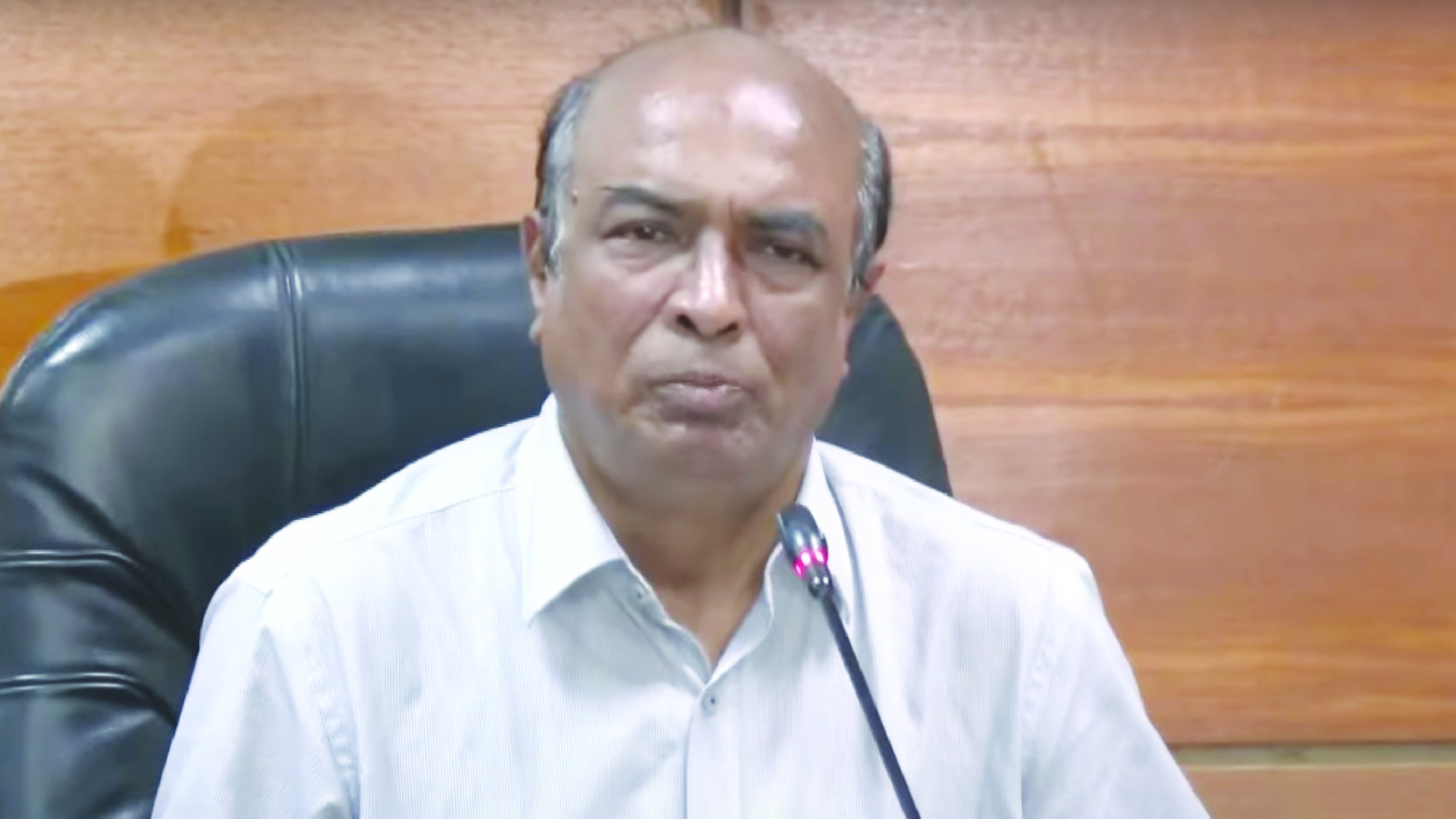 ১২ বছরে অনেক পরীক্ষা হয়েছে, সেগুলো নিয়ে কী হবে বুঝতে পারছি না: পিএসসি চেয়ারম্যান