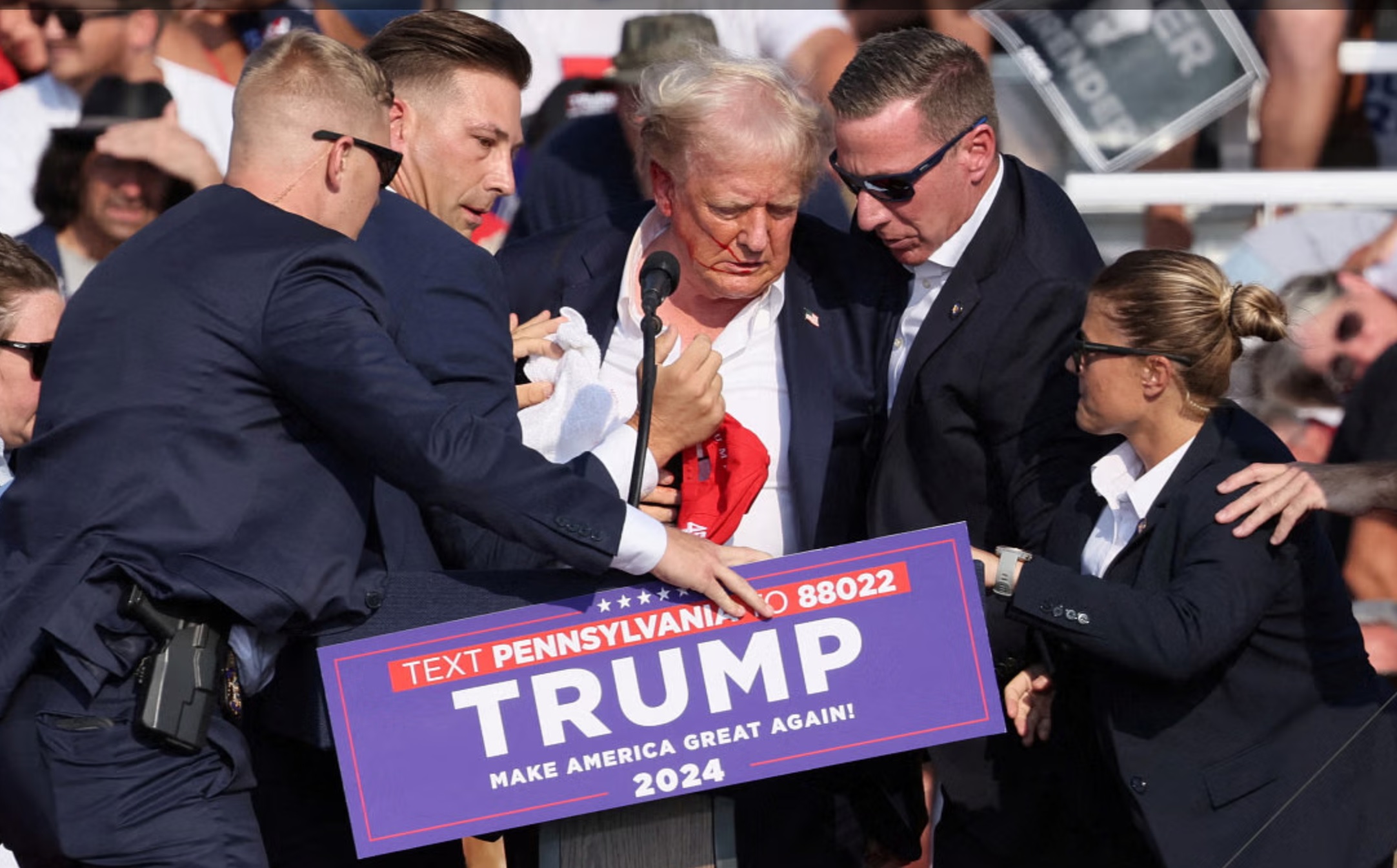 নির্বাচনী প্রচারে ট্রাম্পের ওপর গুলি, বন্দুকধারী নিহত (ভিডিও)