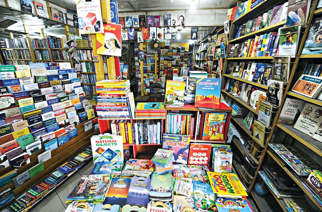 নিউমার্কেটের হারিয়ে যাওয়া বইয়ের দোকানের গল্প