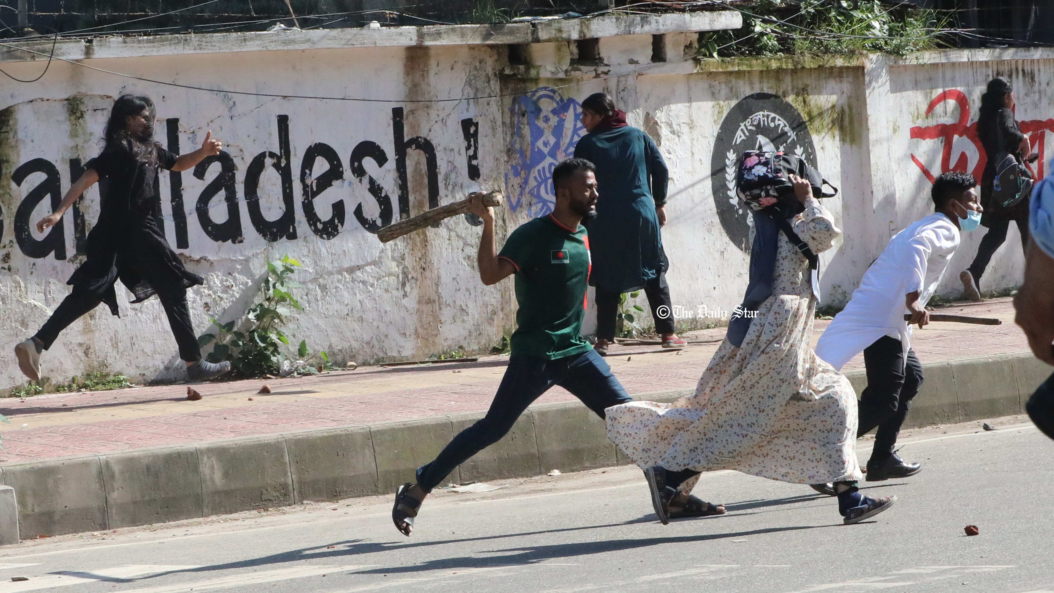 ঢাবির ১২২ শিক্ষার্থীর বিরুদ্ধে গণঅভ্যুত্থানে হামলায় জড়িত থাকার প্রমাণ মিলেছে