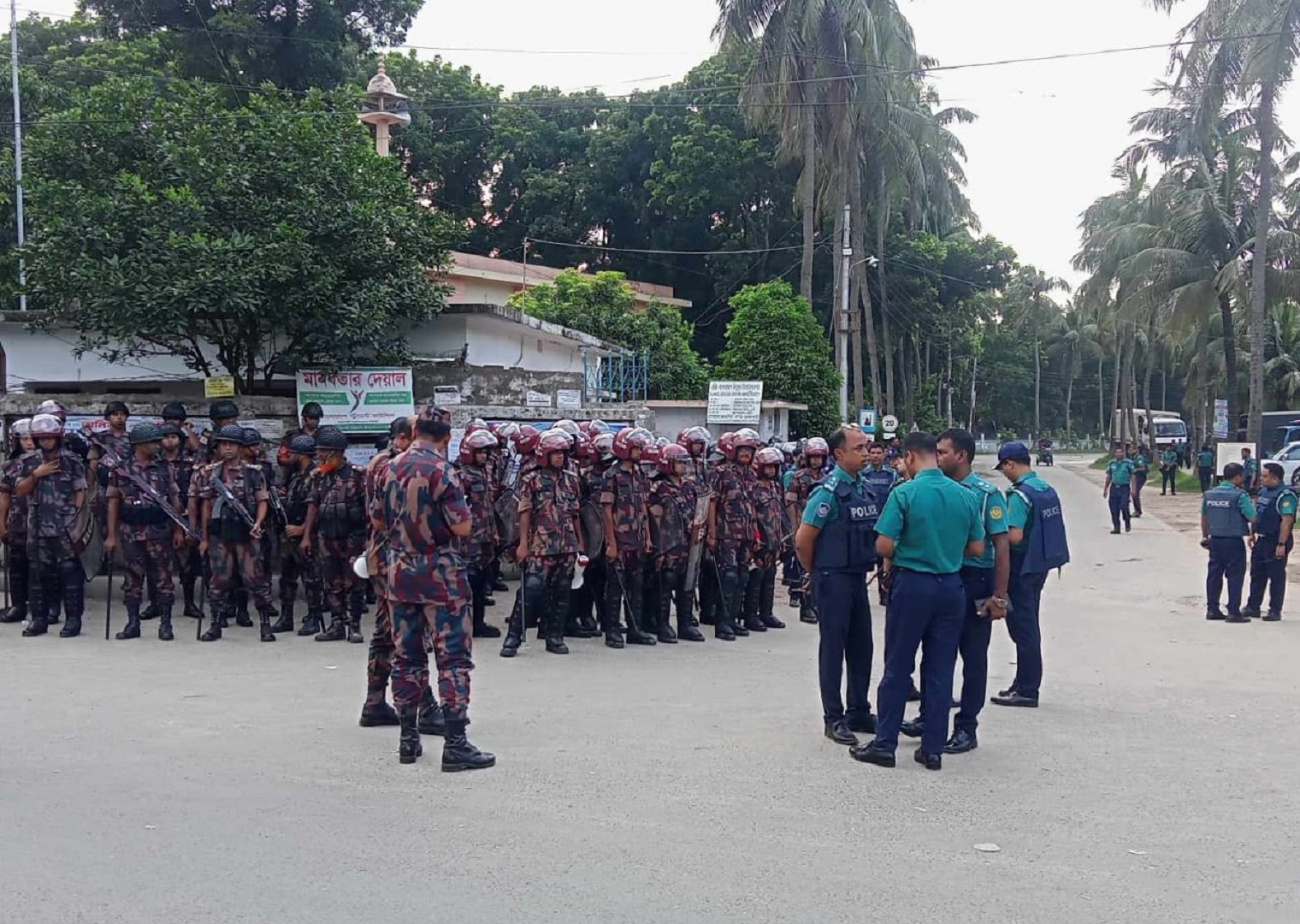 ঢাকা, চট্টগ্রাম, রাজশাহী, বগুড়া, রংপুর ও গাজীপুরে বিজিবি মোতায়েন