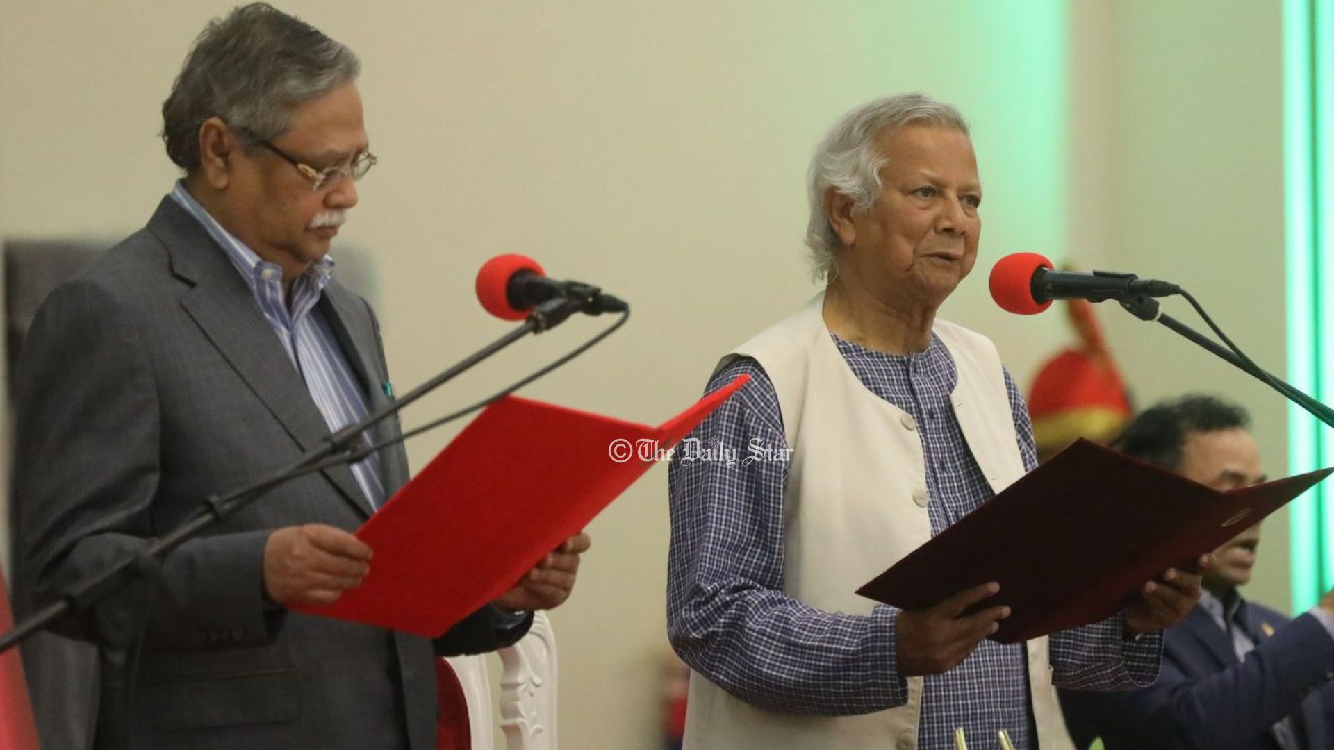 ‘সর্বোচ্চ আদালতের পরামর্শ নিয়ে রাষ্ট্রপতি অন্তর্বর্তী সরকার গঠন করেছেন’