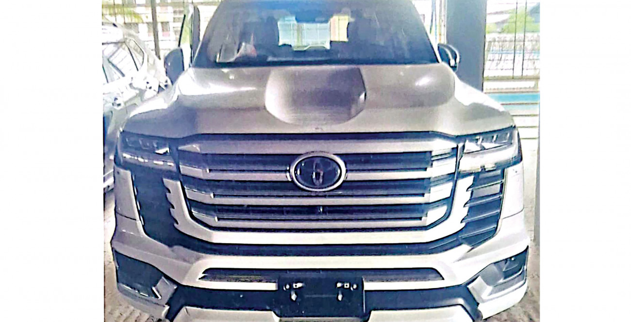 এমপি ‍সুবিধায় আনা ৪৪ বিলাসবহুল গাড়ি বন্দরে আটকে দিয়েছে কাস্টমস