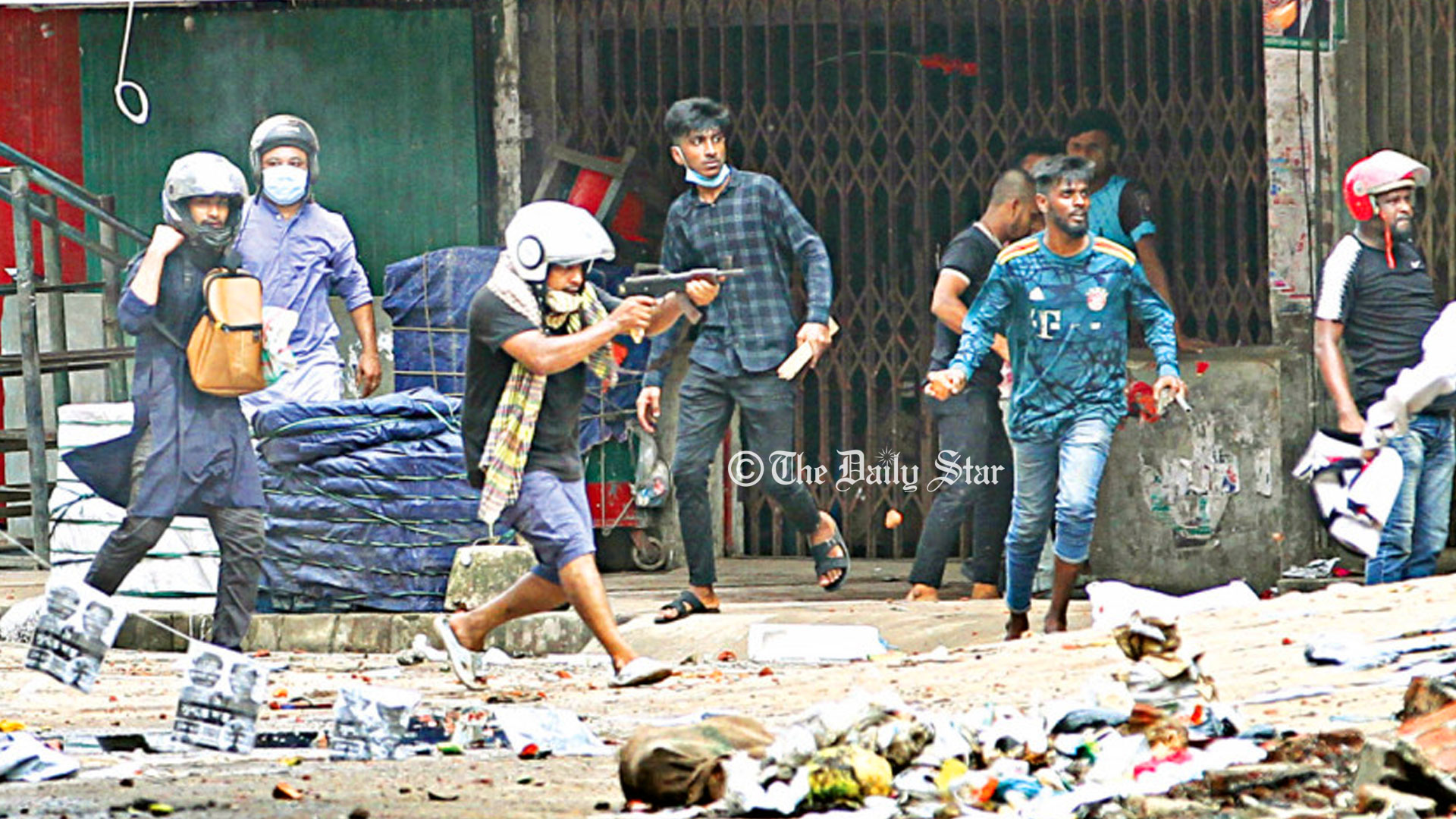 আন্দোলন দমাতে লাইসেন্সকৃত ও অবৈধ অস্ত্রের ব্যবহার হয়েছে: ডিএমপি কমিশনার