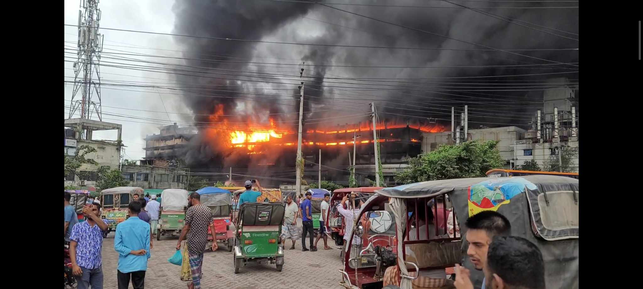 গাজী টায়ারস: মাইকে ঘোষণা দিয়ে লোক জড়ো করে লুটপাট-আগুন, নিখোঁজ অন্তত ১৭৪