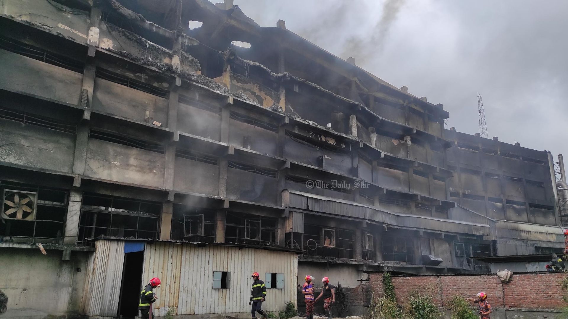 গাজী টায়ারস: নিখোঁজদের সন্ধানে শুরু হয়নি উদ্ধারকাজ, সিদ্ধান্ত আগামীকাল