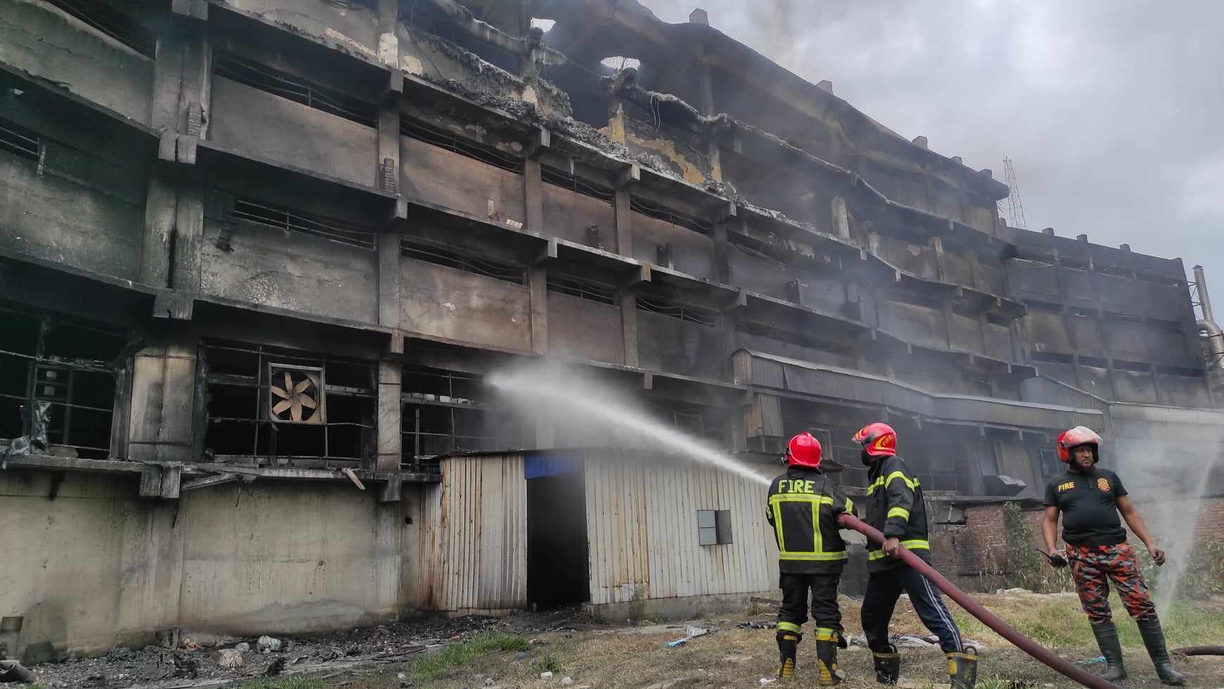 ভবনের বেজমেন্ট অক্ষত, ভিকটিমদের কেউ নেই সেখানে: ফায়ার সার্ভিস