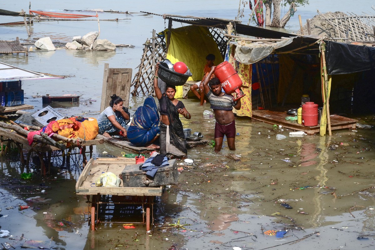 পশ্চিমবঙ্গ, ঝাড়খণ্ড ও ওডিশায় দিনভর বৃষ্টির পূর্বাভাস, ‘রেড অ্যালার্ট’ জারি
