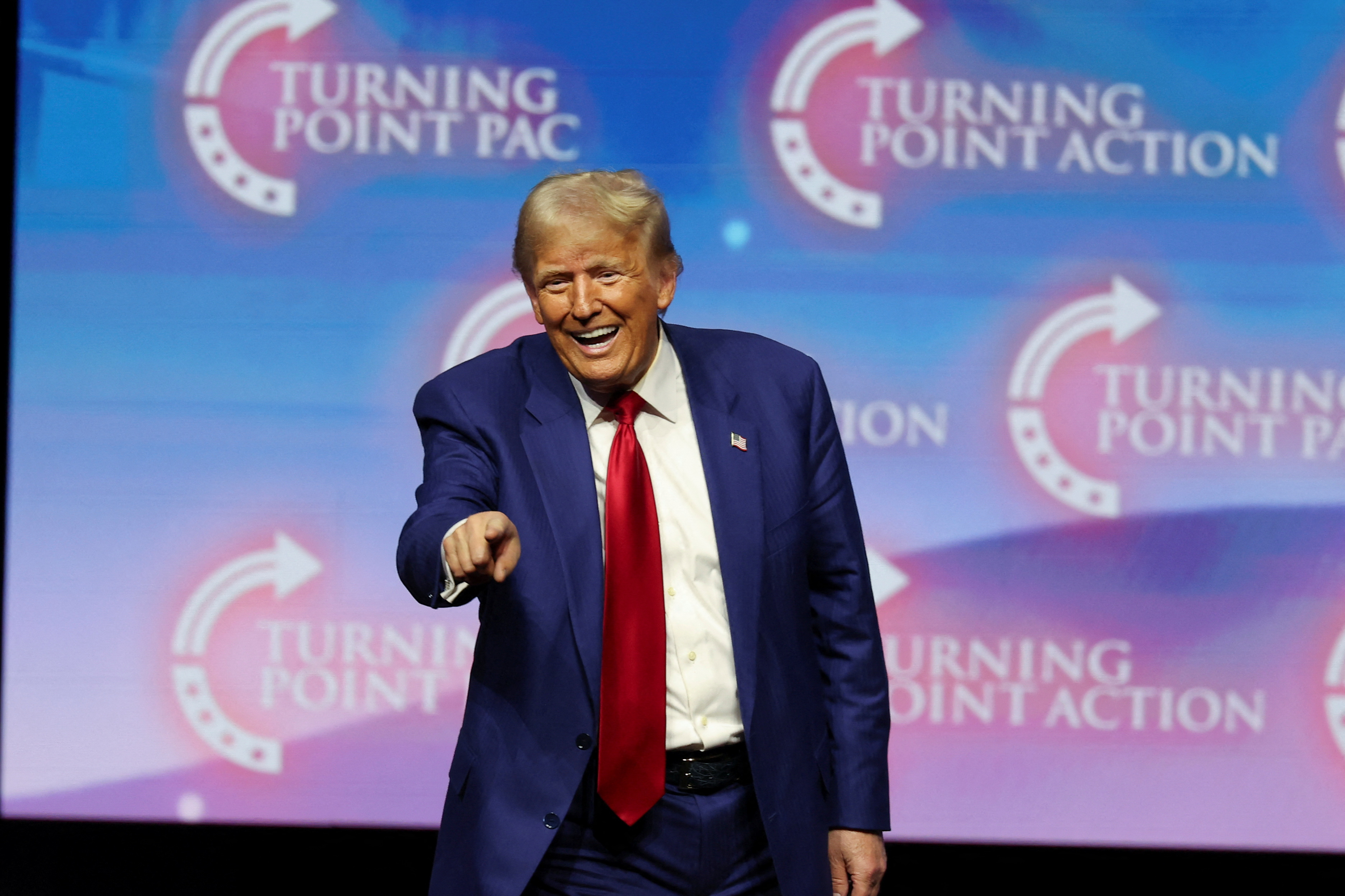 যুক্তরাষ্ট্র একটি ময়লার ভাগাড়: ট্রাম্প 