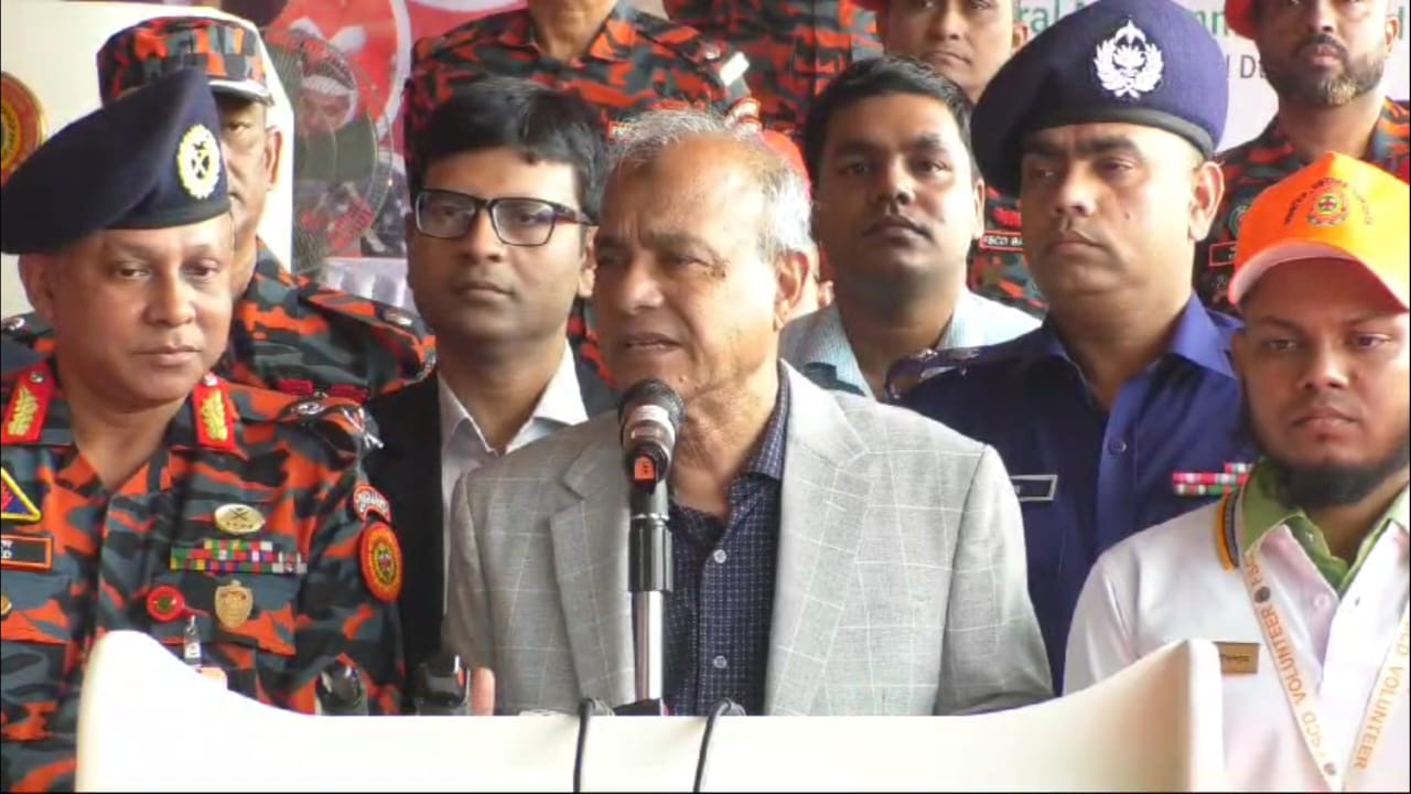 এমন জঘন্য অপপ্রচার কেবল ভারতীয় মিডিয়াই করতে পারে: স্বরাষ্ট্র উপদেষ্টা