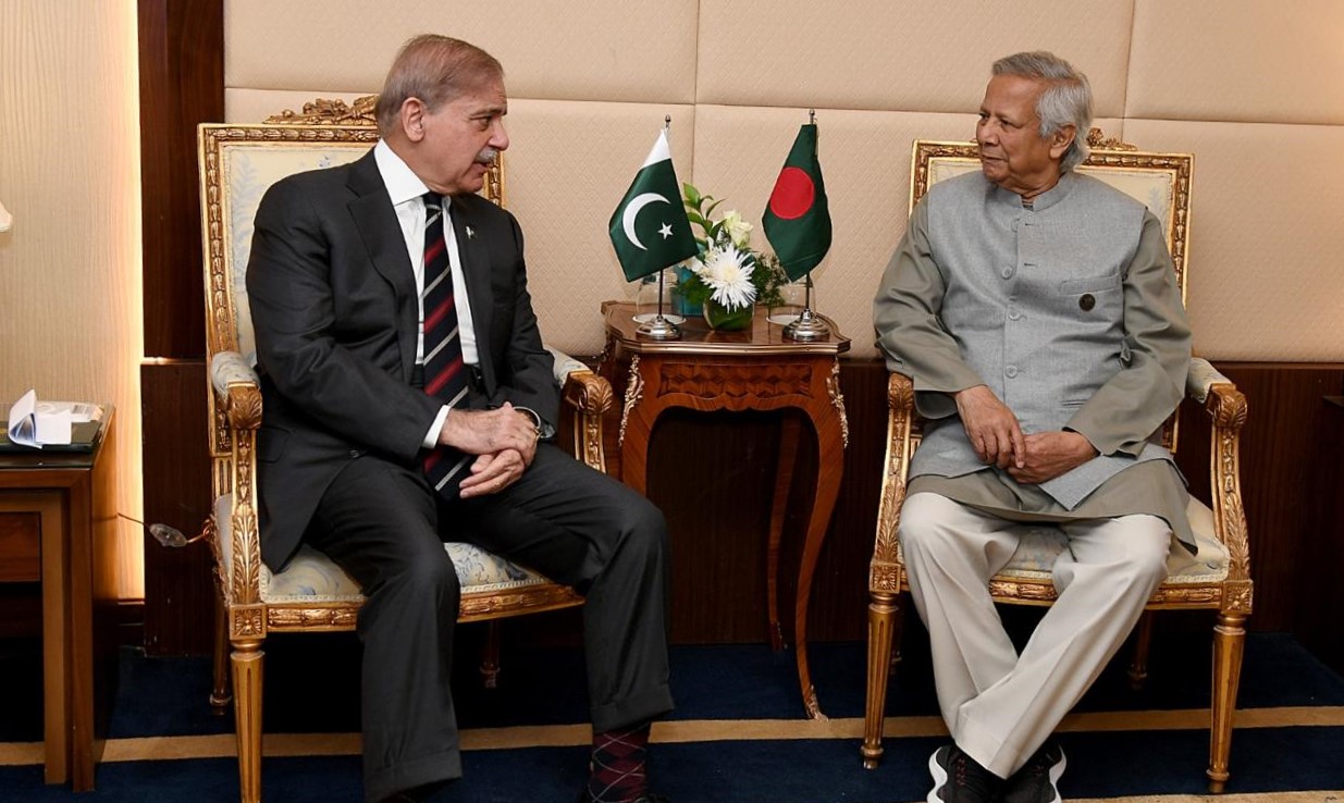 ঢাকা-ইসলামাবাদ সম্পর্ক এগিয়ে নিতে পাকিস্তানকে ১৯৭১ ইস্যু সমাধানের আহ্বান ড. ইউনূসের