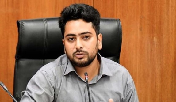 নাহিদকে কেন্দ্র করেই আসছে শিক্ষার্থীদের নতুন রাজনৈতিক দল