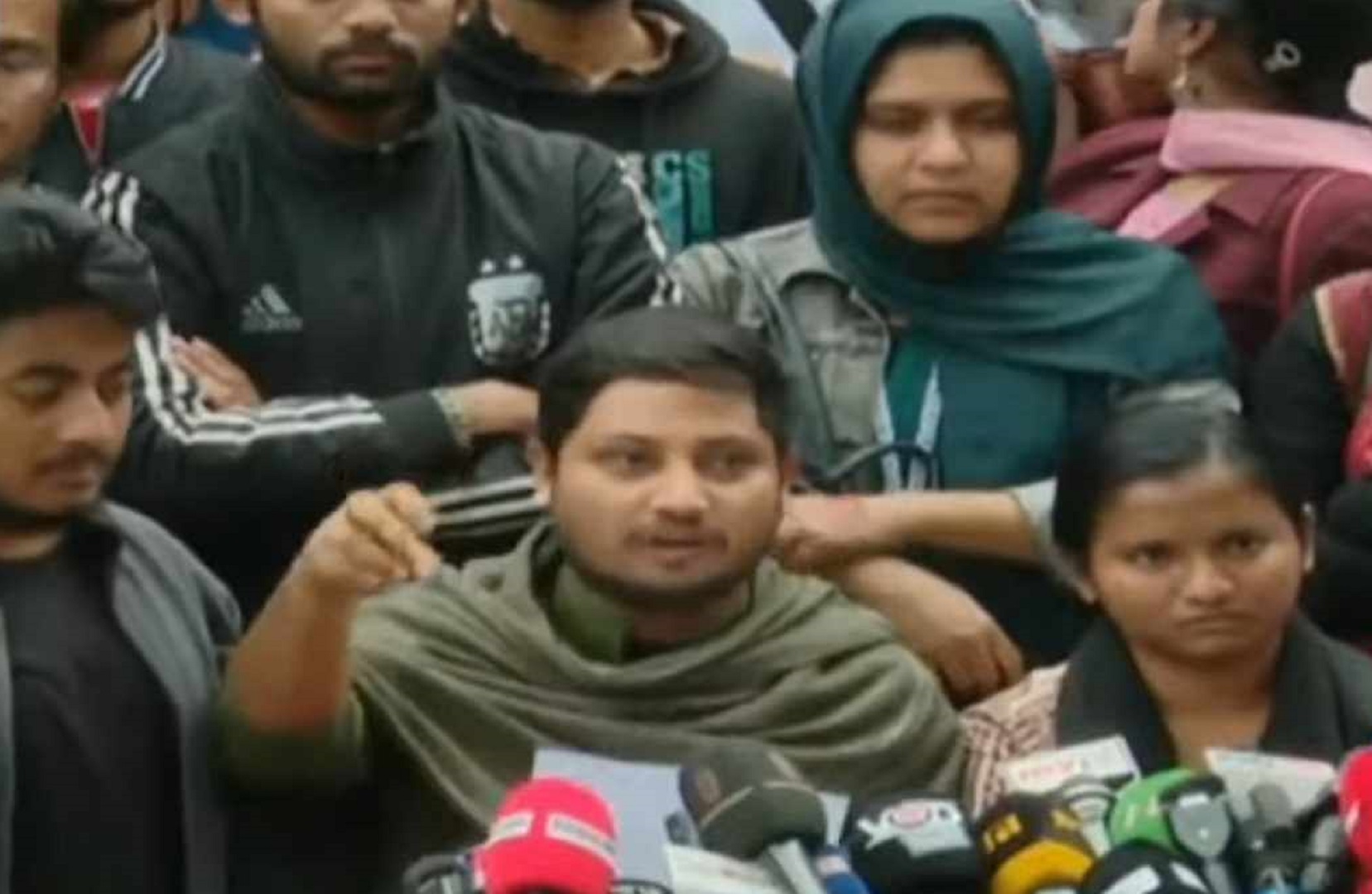 ৭ কলেজের শিক্ষার্থীদের ৪ ঘণ্টার আল্টিমেটাম, স্বতন্ত্র বিশ্ববিদ্যালয়ের দাবি