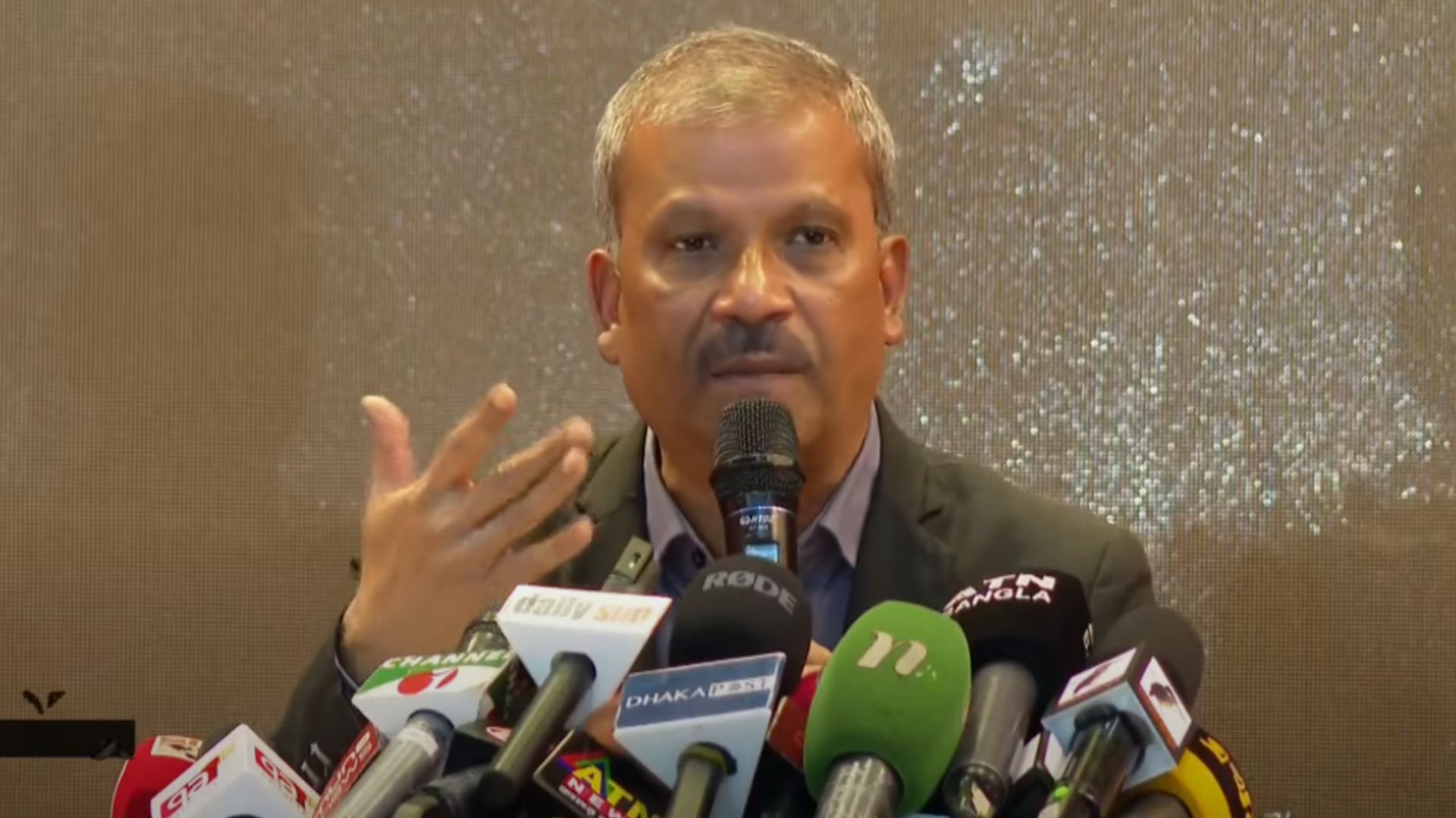 অযথা সময়ক্ষেপণ করে সরকারে থাকার বিন্দুমাত্র ইচ্ছা আমাদের নেই: আসিফ নজরুল