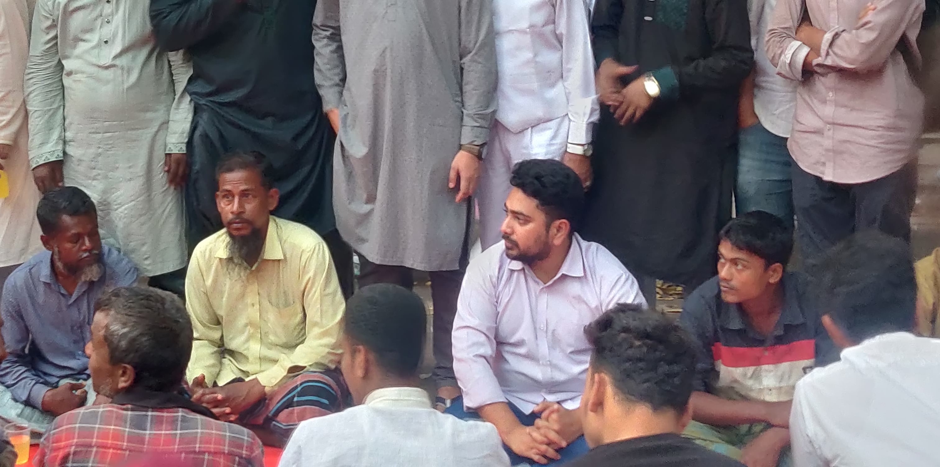 পুলিশকে কাজ করতে দিতে হবে, কেউ আইন হাতে তুলে নেব না: নাহিদ ইসলাম