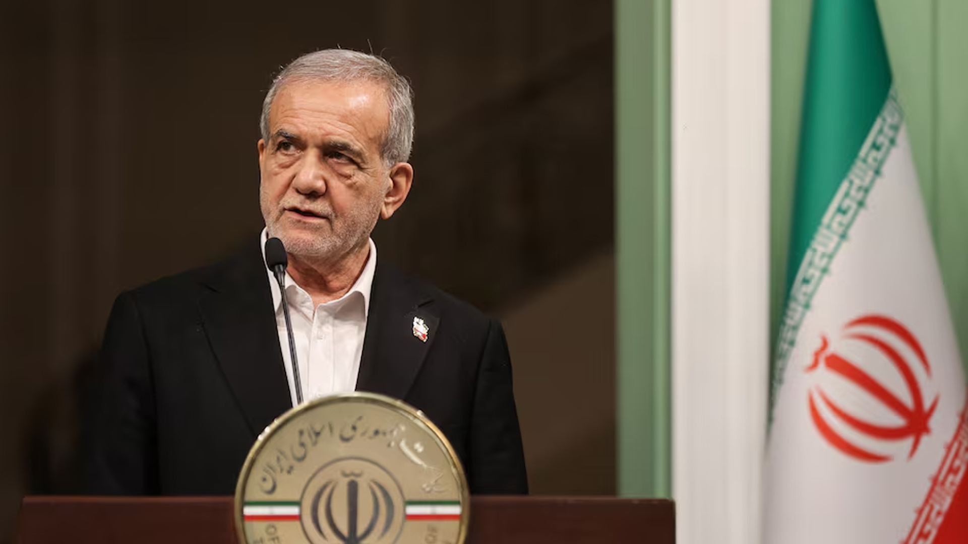 হুমকি দিলেও যুক্তরাষ্ট্রের সঙ্গে আলোচনায় বসব না: ইরানের প্রেসিডেন্ট