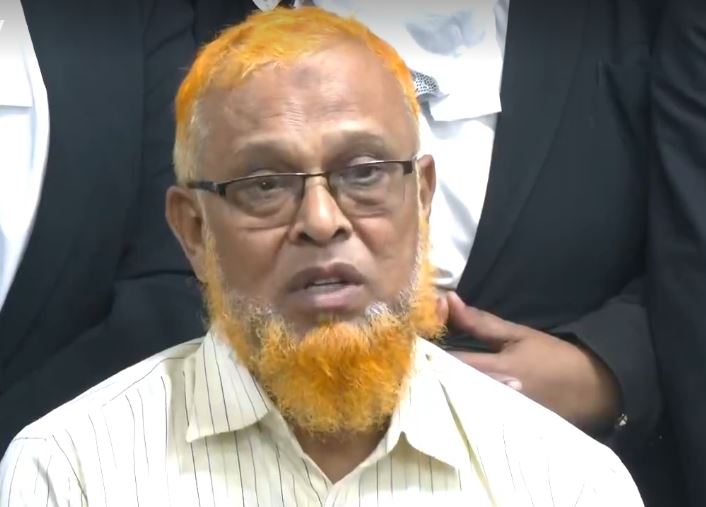 ছাত্ররা যেন খারাপ রাজনীতিতে জড়িত না হয়: আবরারের বাবা