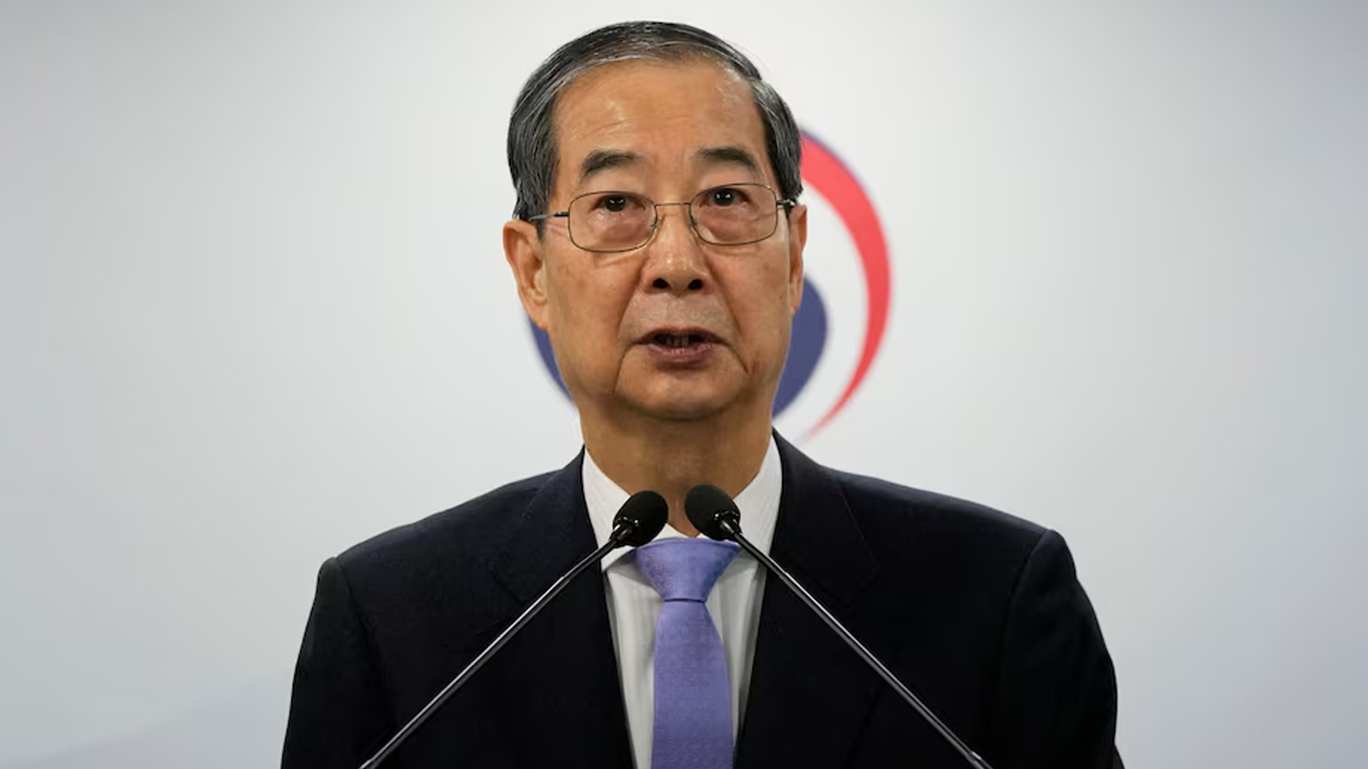 দক্ষিণ কোরিয়ার অভিশংসিত ভারপ্রাপ্ত প্রেসিডেন্টকে পুনর্বহাল