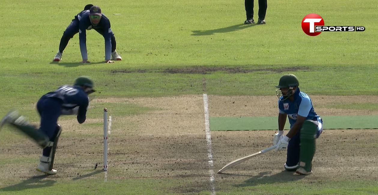 ঢাকা প্রিমিয়ার লিগে এ কেমন আউট!