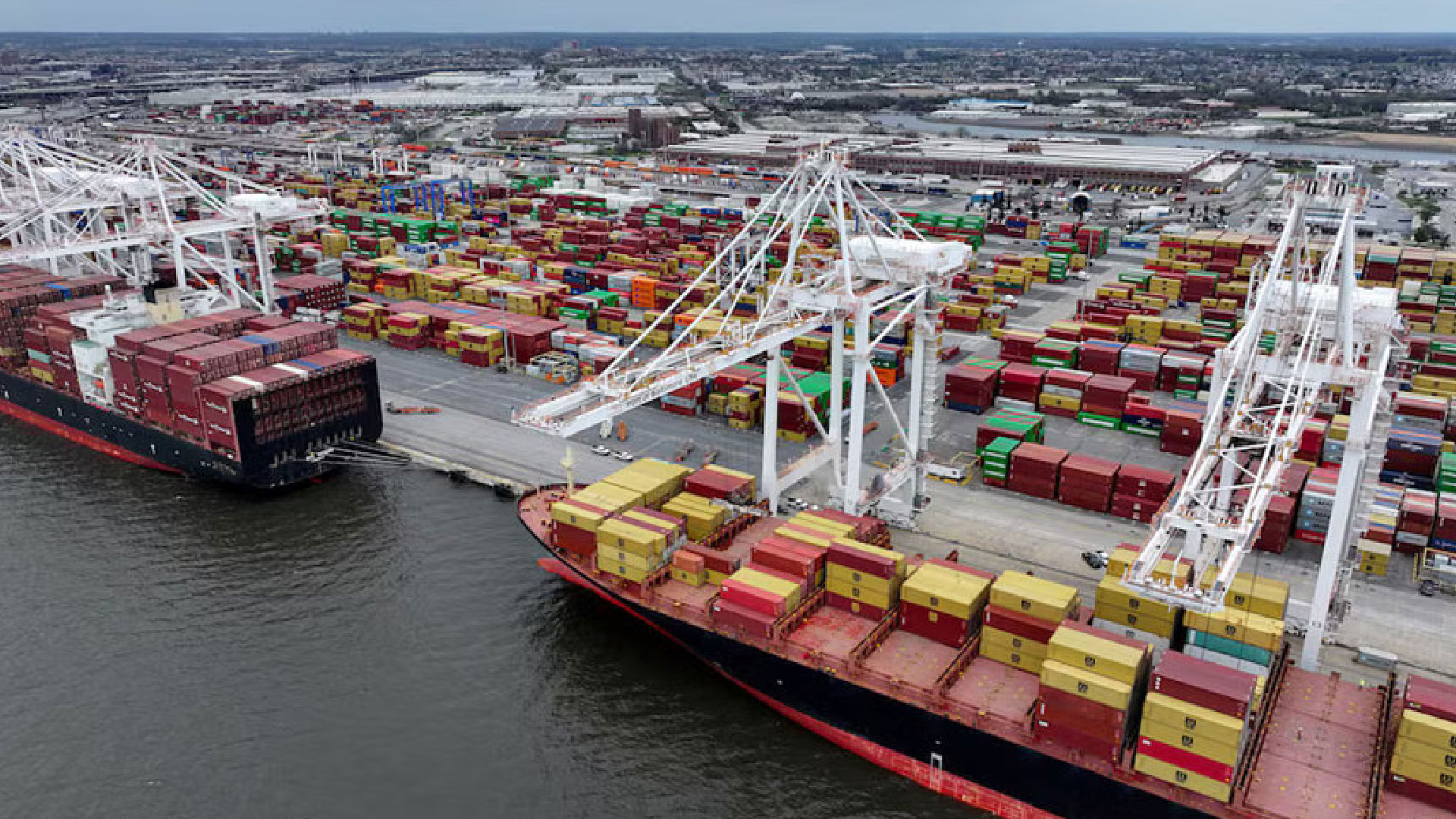 চীনা কিছু পণ্যের ওপর শুল্ক বেড়ে ১৪৫ শতাংশ