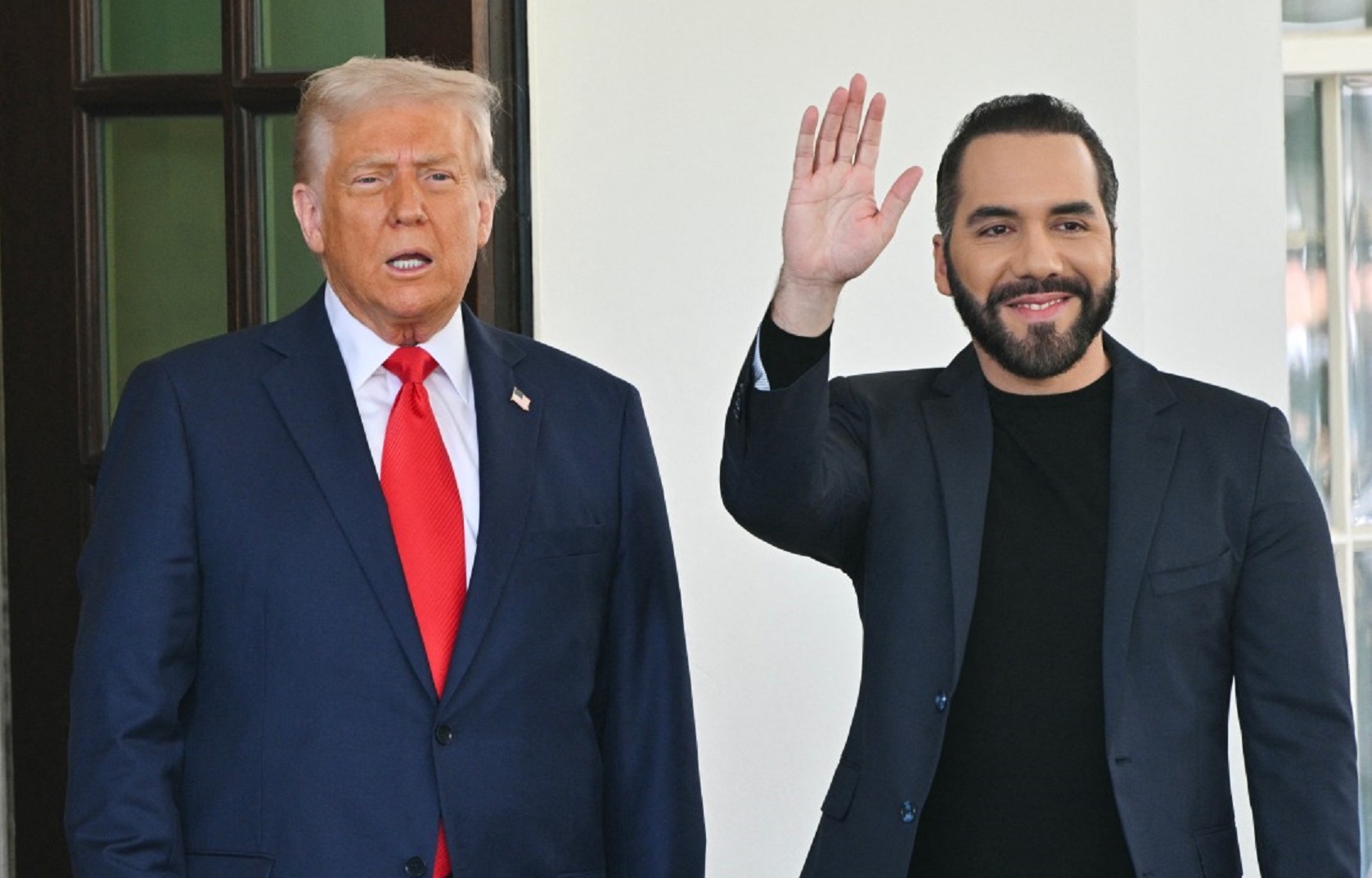 ট্রাম্পের নতুন বন্ধু বুকেলে: রতনে রতন চেনে