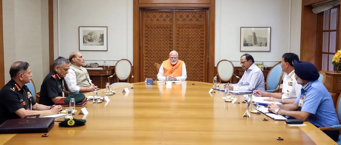 সশস্ত্রবাহিনী প্রধানদের সঙ্গে মোদির বৈঠকে যে সিদ্ধান্ত