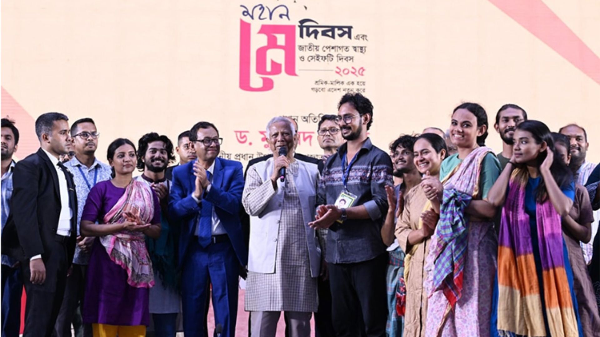 শ্রমিকদের আগের অবস্থায় রেখে নতুন বাংলাদেশ গড়া সম্ভব নয়: প্রধান উপদেষ্টা