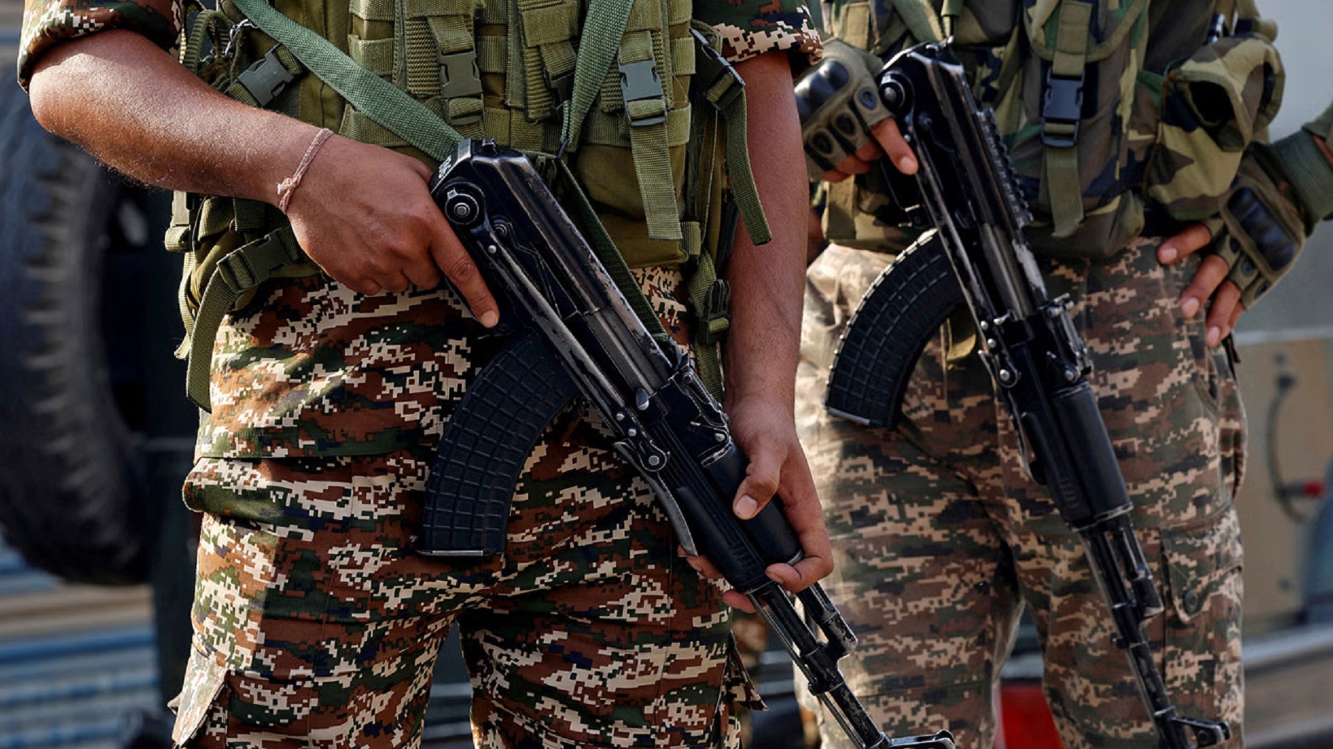 কাশ্মীরে নিয়ন্ত্রণ রেখায় ভারত-পাকিস্তানের রাতভর গোলাগুলি