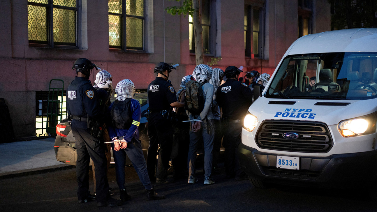 কলাম্বিয়া বিশ্ববিদ্যালয়ে ইসরায়েলি গণহত্যা বিরোধী বিক্ষোভ, শিক্ষার্থী গ্রেপ্তার