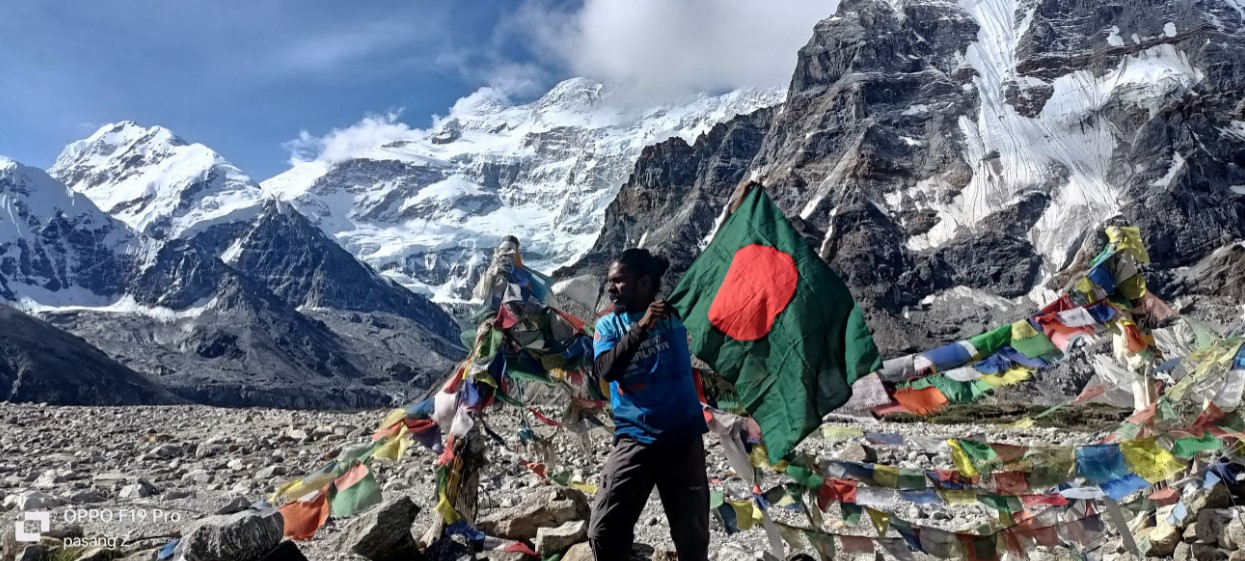 যেসব ইতিহাস গড়ে এভারেস্ট জয় করলেন বাংলাদেশি শাকিল