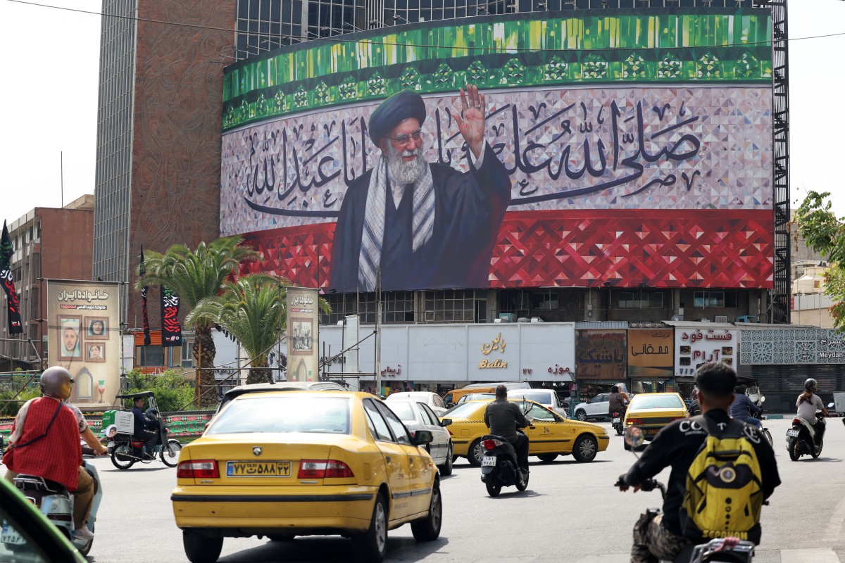 ইউরেনিয়াম সমৃদ্ধকরণ বন্ধের শর্তে যুক্তরাষ্ট্রের সঙ্গে আলোচনা নয়: ইরান