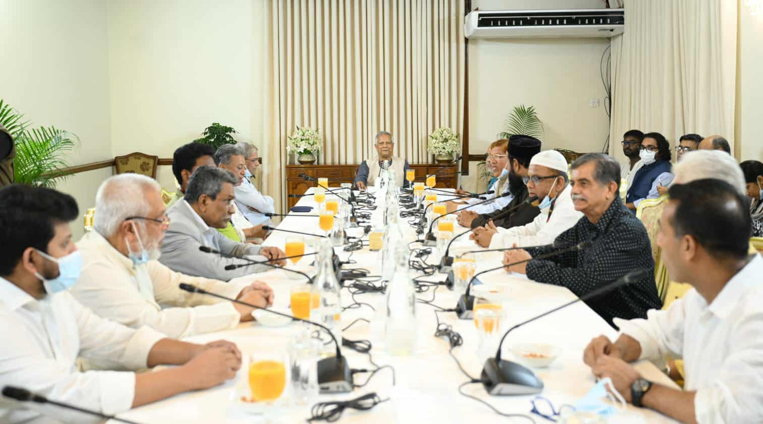 বিএনপি-জামায়াতসহ ৪ দলের সঙ্গে বৈঠকে প্রধান উপদেষ্টা