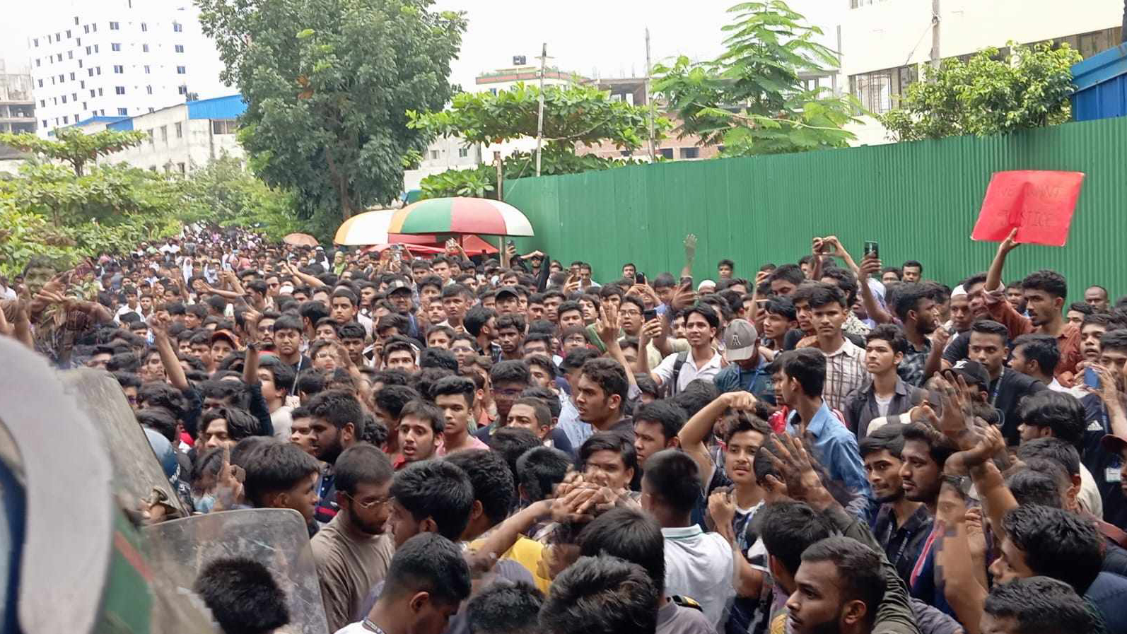 মাইলস্টোন স্কুলে শোক, আতঙ্ক আর ক্ষোভ