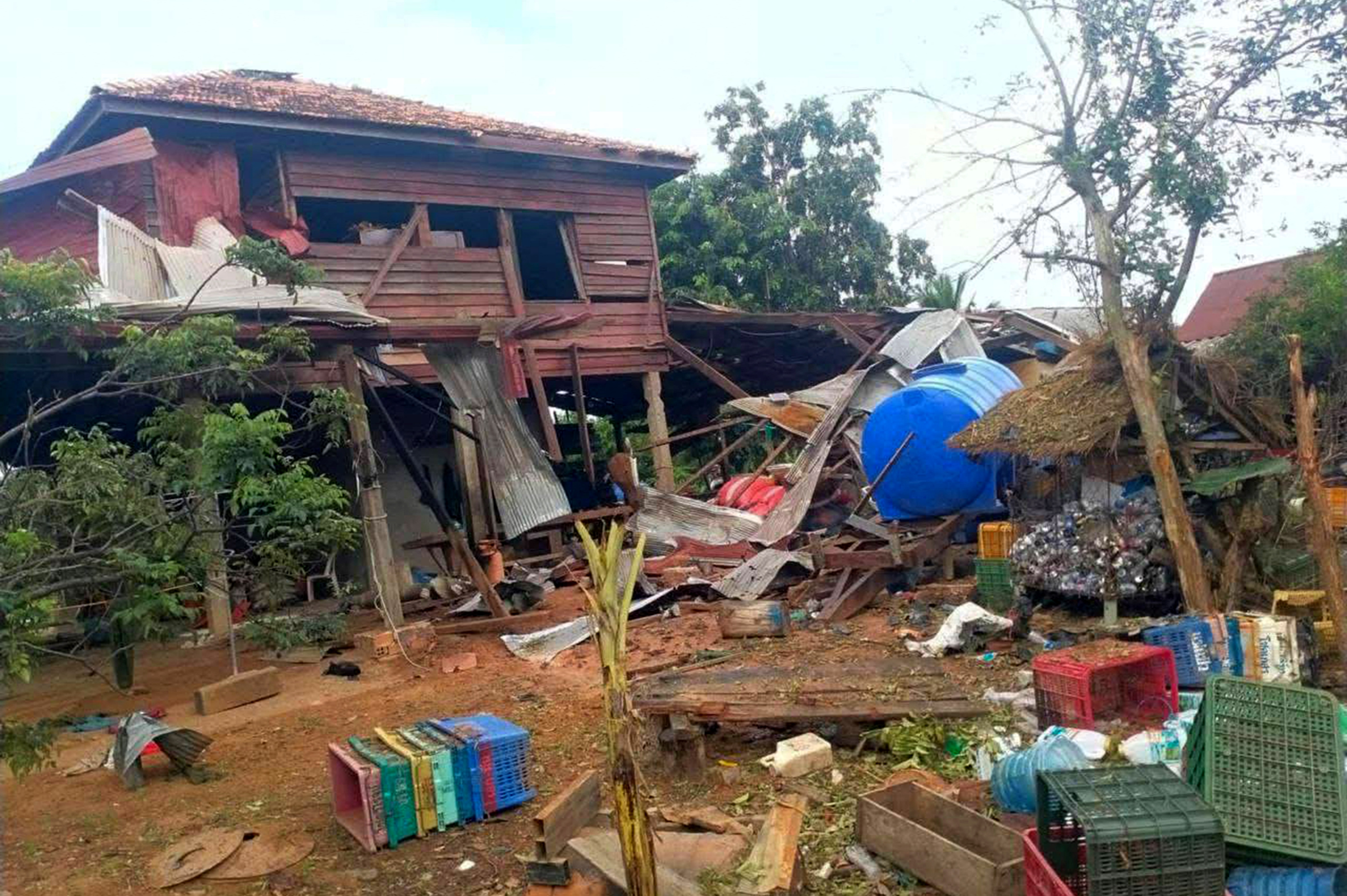 থাইল্যান্ড-কম্বোডিয়া সংঘর্ষে নিহত ৩৪, শান্তি আলোচনা মালয়েশিয়ায়